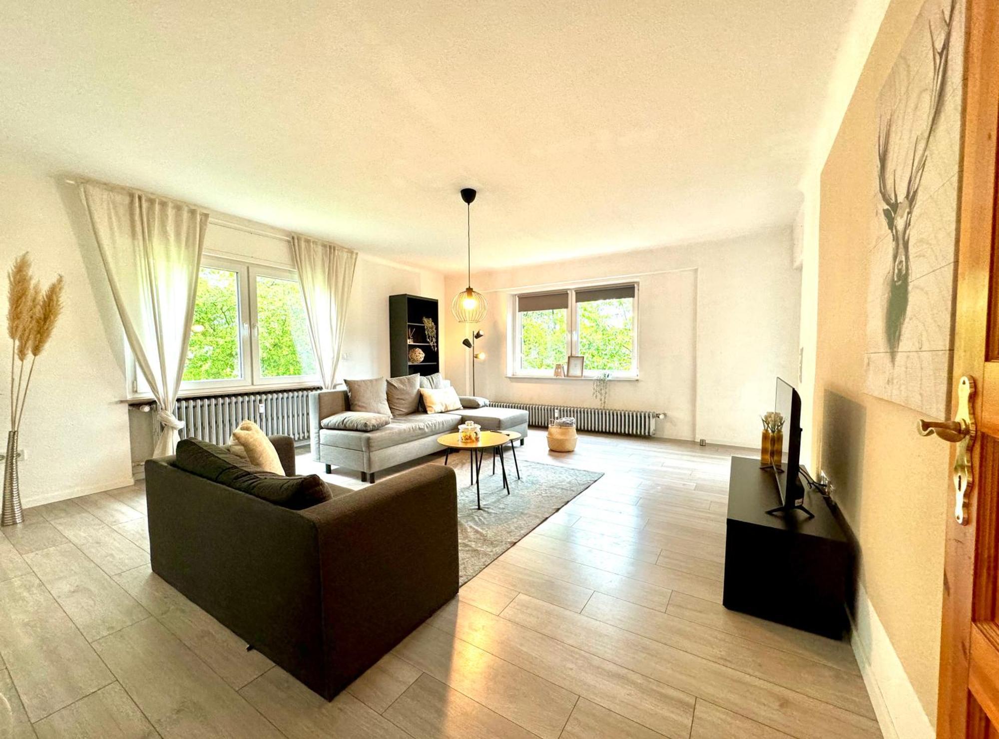 Grosszuegiges Apartment Mit Balkon Fuer Monteure Und Feriengaeste Dillingen Exterior foto